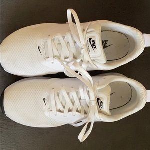 Ladies Nike Air Max Tavas